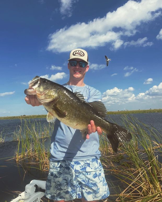 8B090379-7AFB-4A47-842F-C71B79A78A1A