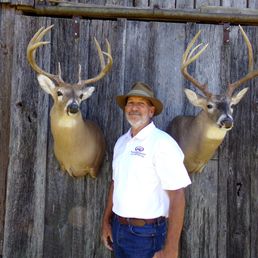 Whitetailonbarnbaileyhat