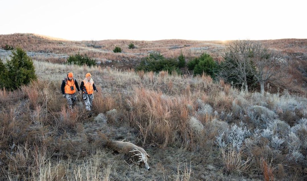 1.Using Deer Tracking to Identify Prime Hunting Locations