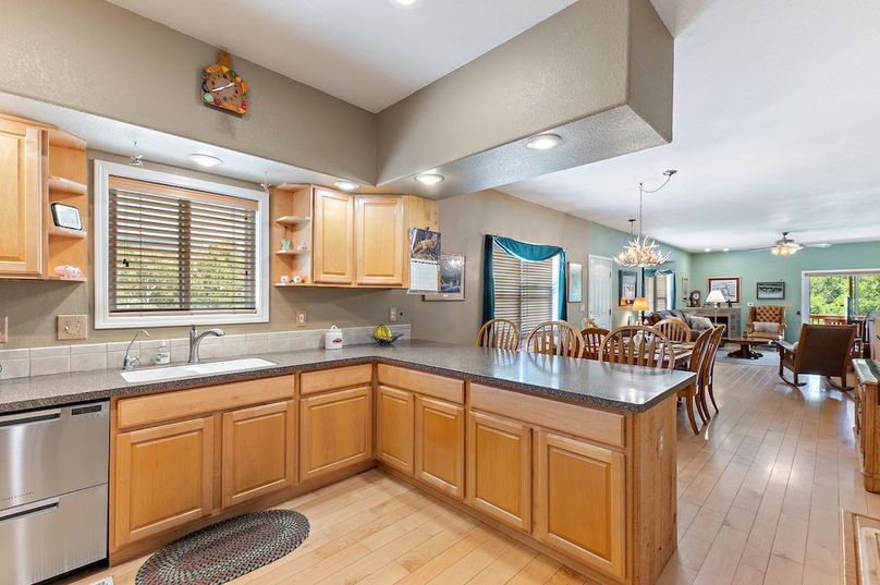 012 - Kitchen Open Floorplan