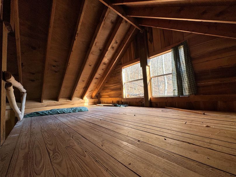 044 inside the cabin