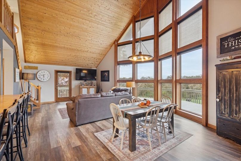 09-4800-Cub-Hollow-Rd-WindowStill