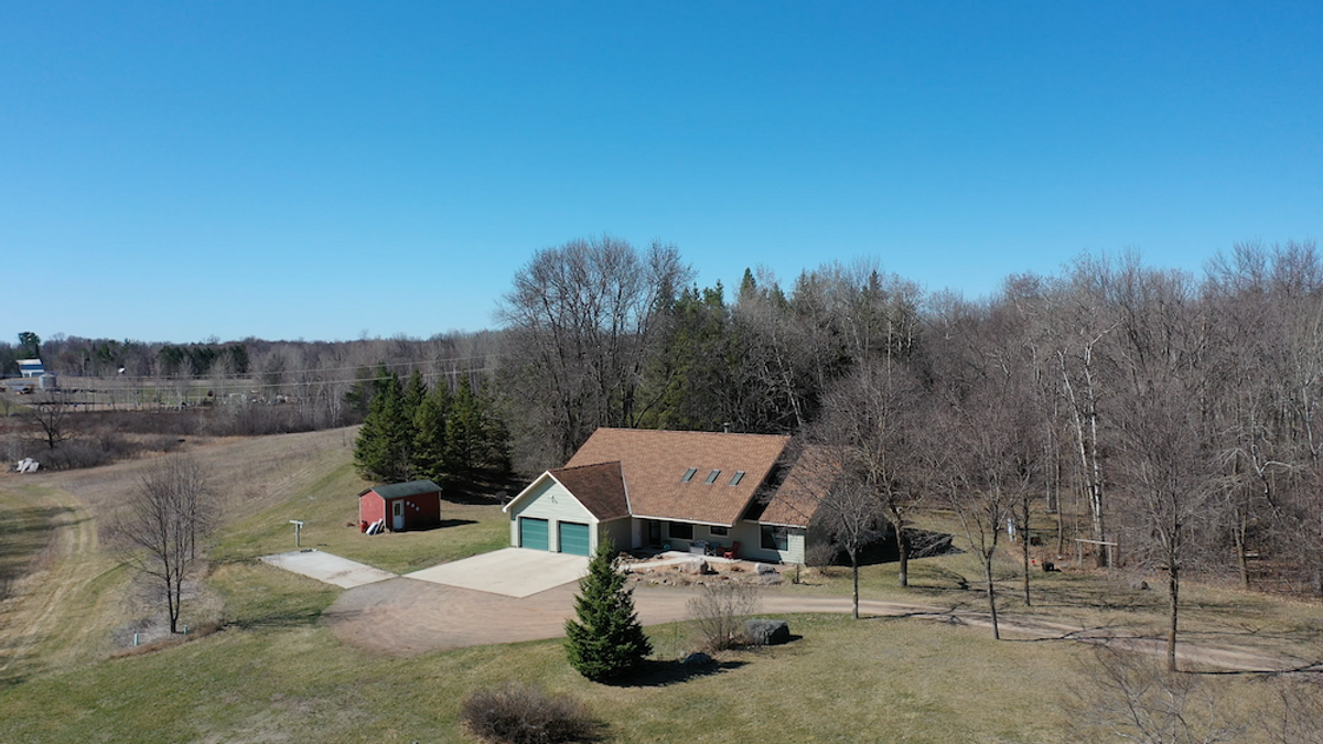 Country Home With Diverse Hunting Land Near Mille Lacs Lake Whitetail