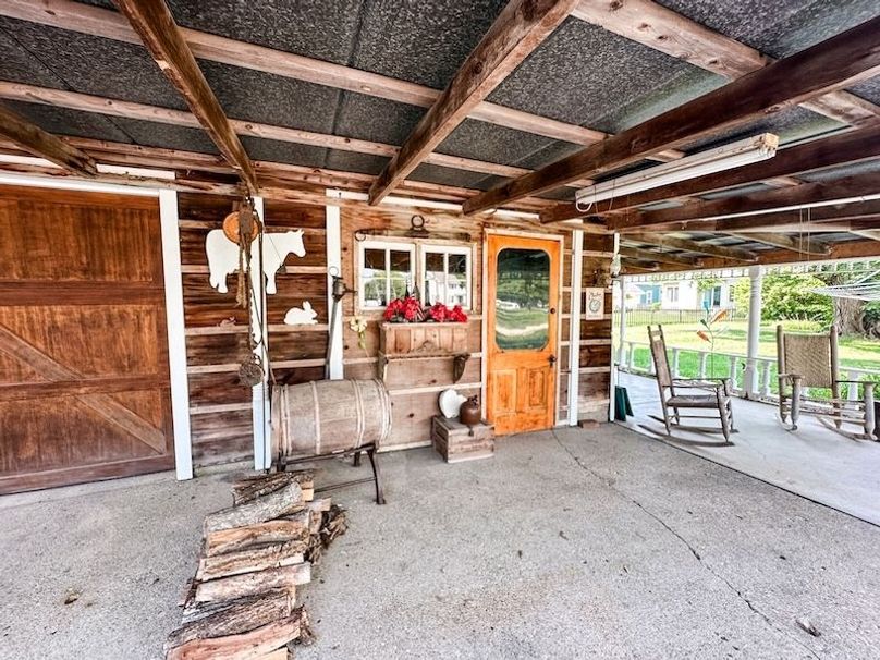 StenceRealty_25_515-N-8th-Street-Marshall-IL_14