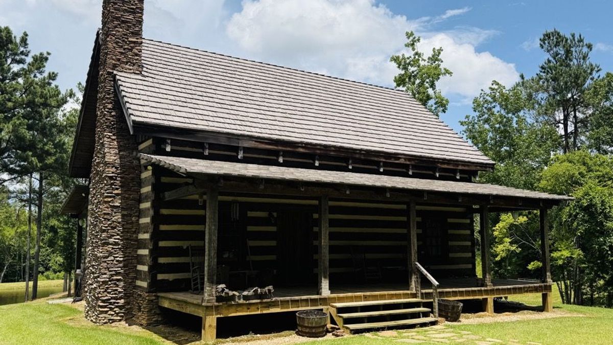 Custom Built Appalachian Style Log Cabin With Acreage | Whitetail ...