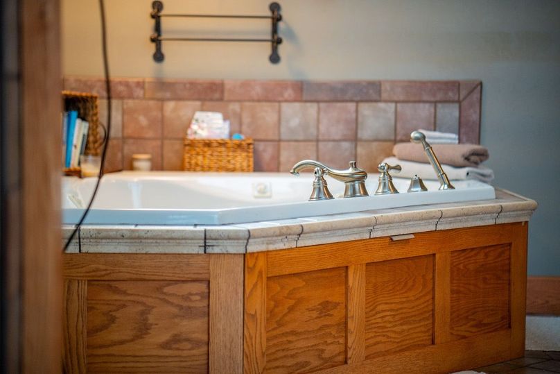 3605 Big Hill Rd.-070