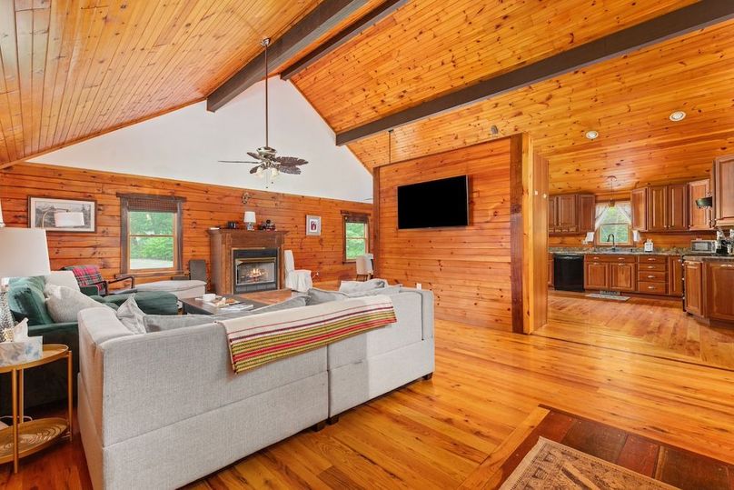 04-2E6A1369_231 Blue Bell Ln - Absolute Altitude - 5 - 2024 - 13