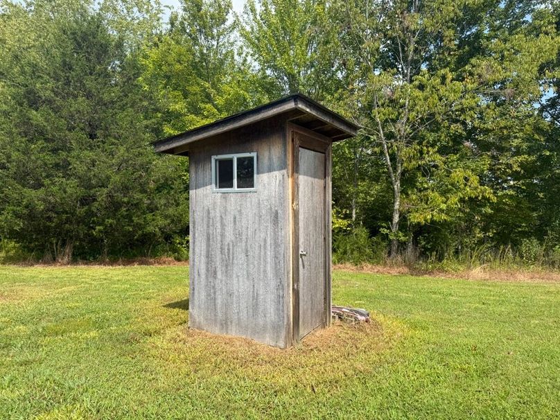 010 the building where the business happens