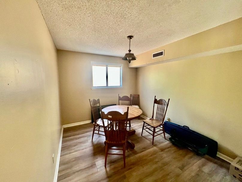 81186652-6A97-4C80-9272-8AAB77EE3E3A_1_201_a