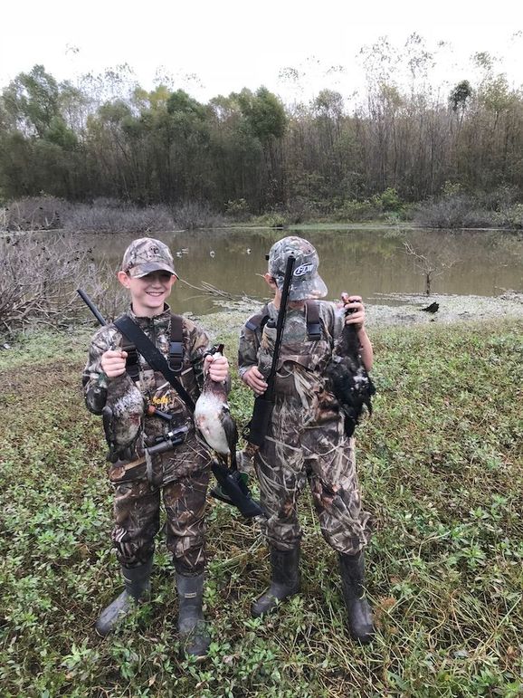 AC533E1C-55F6-4A3E-966C-FF0D50F2FBF8