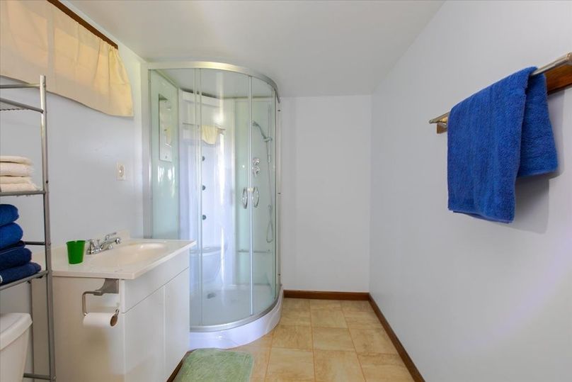 054-Bathroom 2