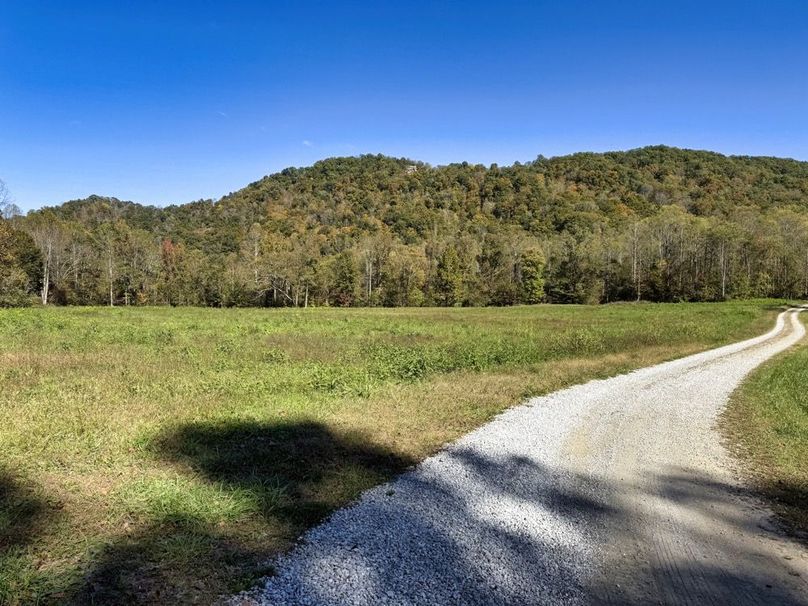 018 nice gravel road access-2