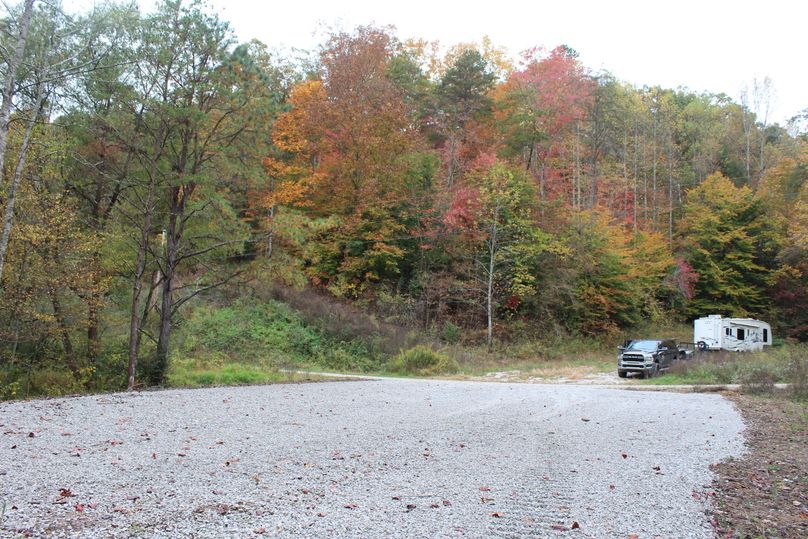 028 large gravel landing perfect for a camper or cabin