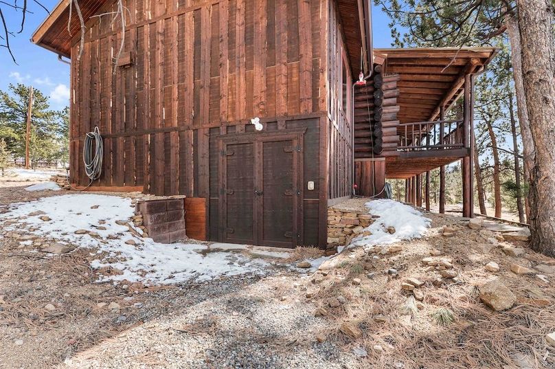 046 - Workshop Exterior Access