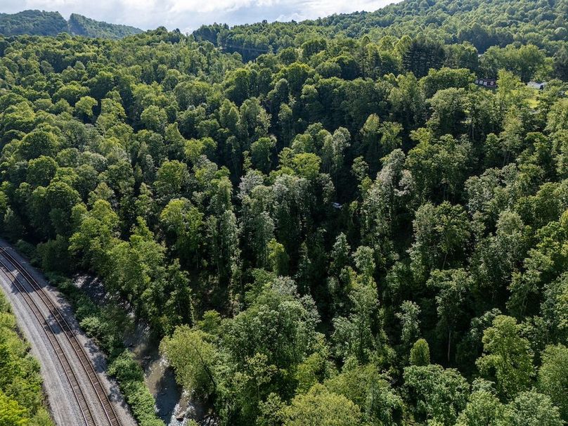 DJI_20250524070928_0366_D