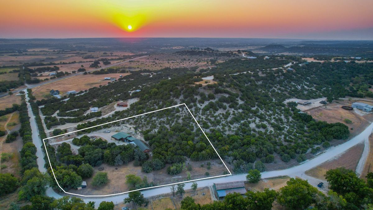 Crossbow Ranch Home, & Large Lot Whitetail Properties