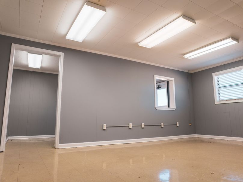 Monroe County 21.13 +- Warehouse-20