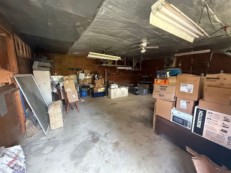 039 the inside of the red building, perfect dry storage-2