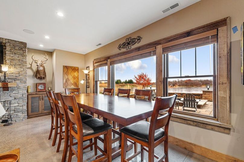 Pic 34 Family_rec_lower