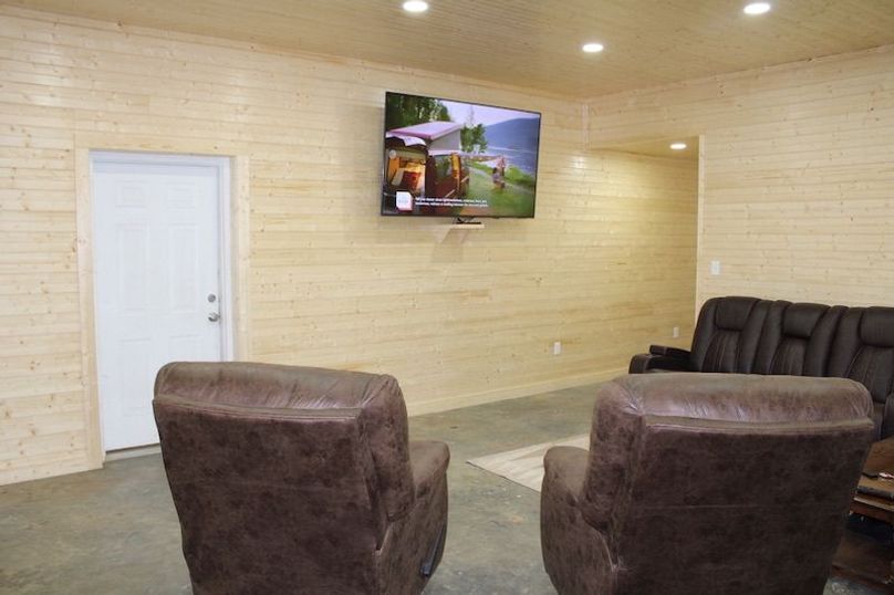 D7505059-556F-4C3C-B0EE-EBF40D2C33E7_1_105_c