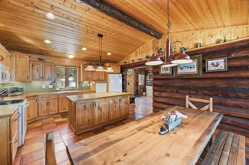 033 - Dining Area_Kitchen