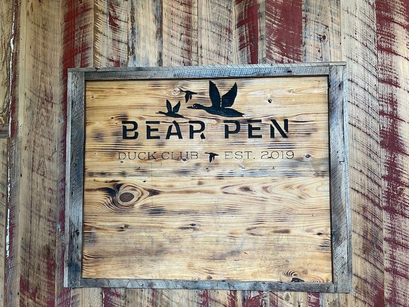 (6)Bear Pen Sign