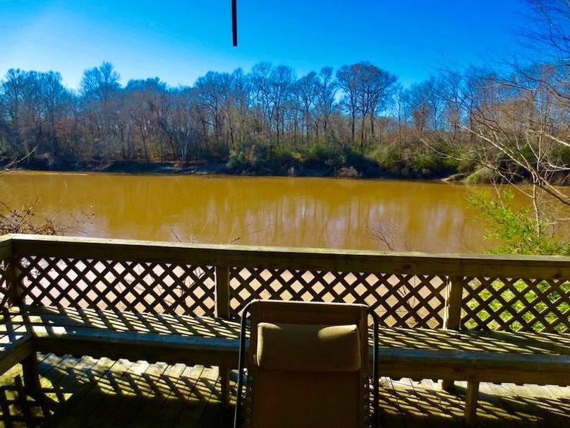 5F1902C3-4E4D-482D-9540-39ACB3E09A67_1_105_c