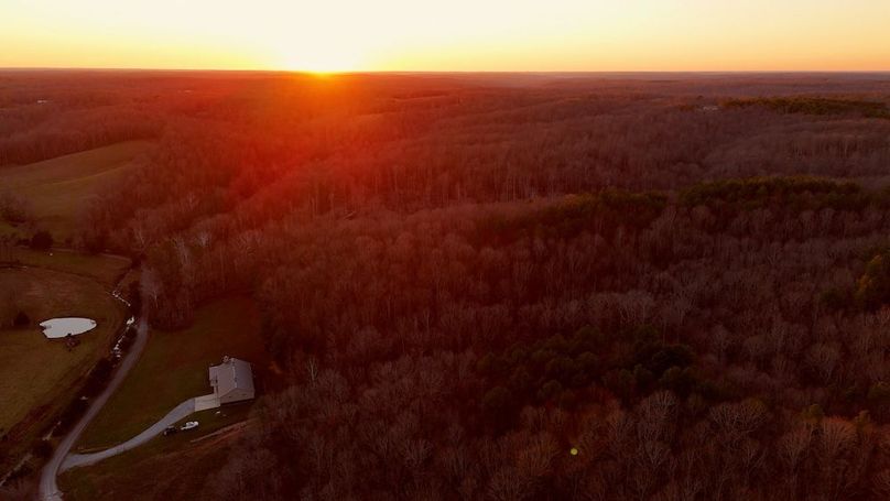 DRONE.00_27_10_06.Still060