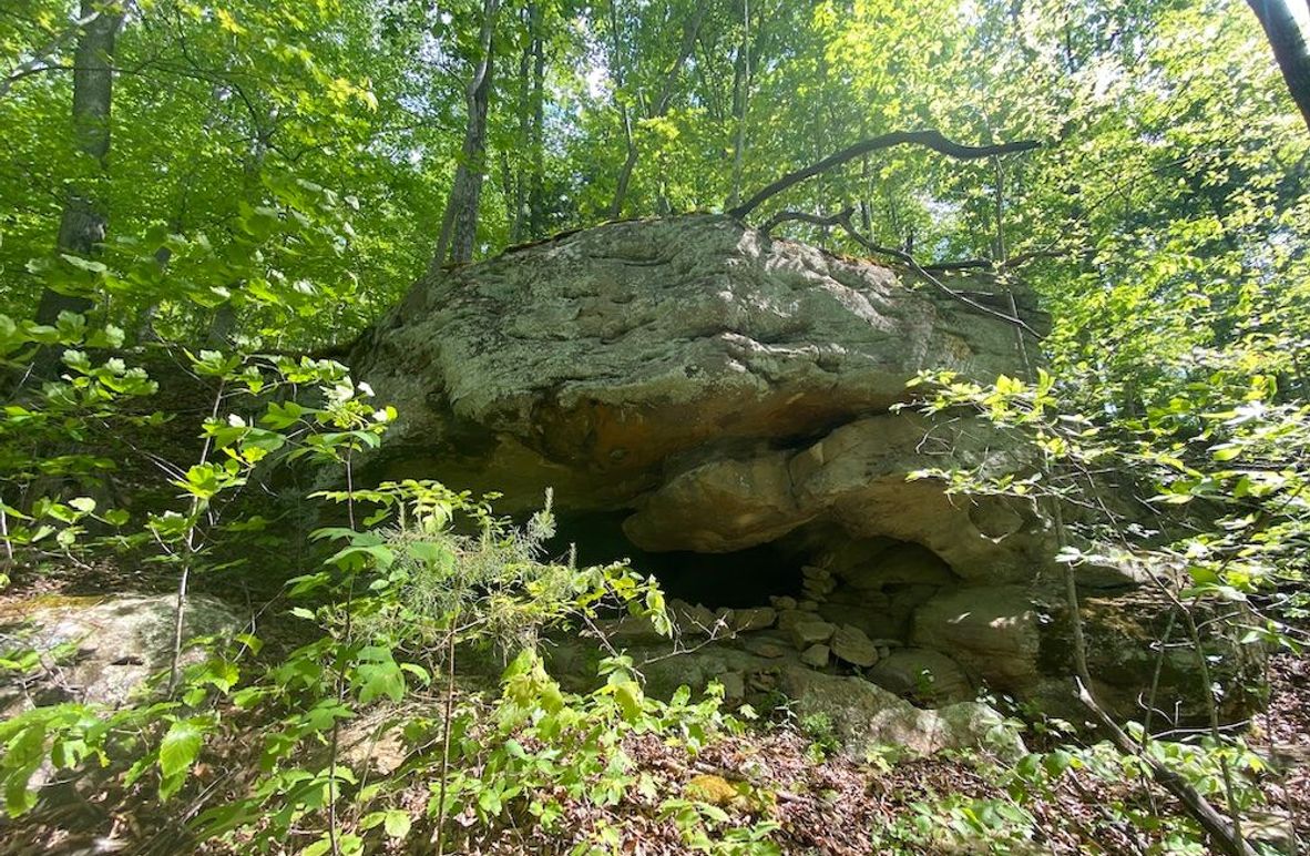 004 cool mini cave near the ridge top copy