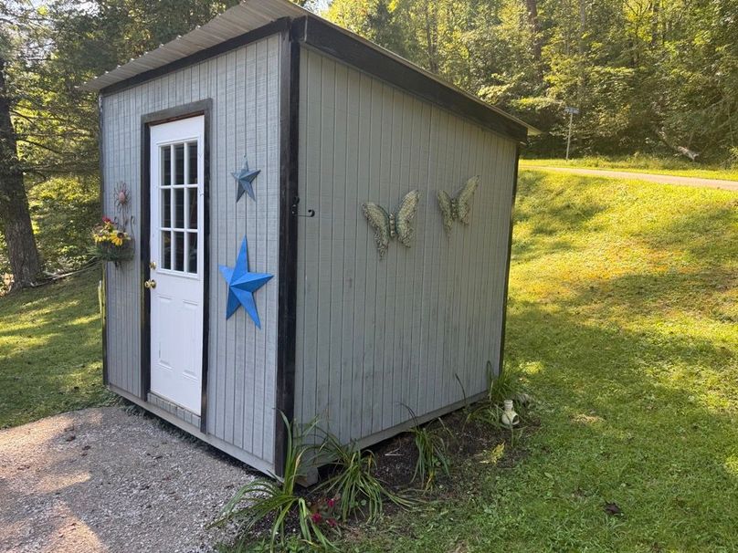 015 the gardening shed