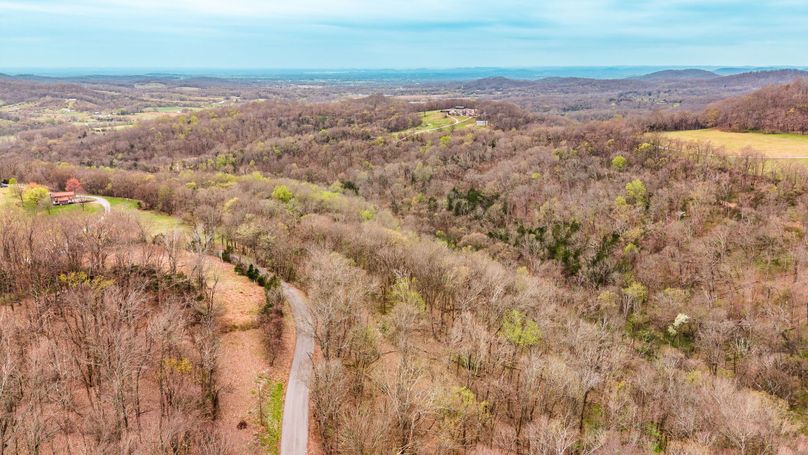 15-web-or-mls-Wolf Hill-35