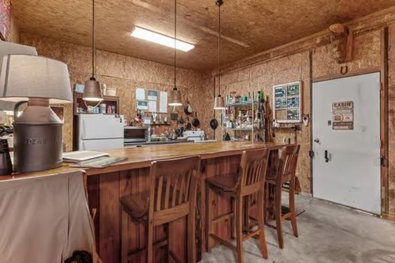 large-018e903b-4cbc-72ae-a872-ab9af2c7a5e3