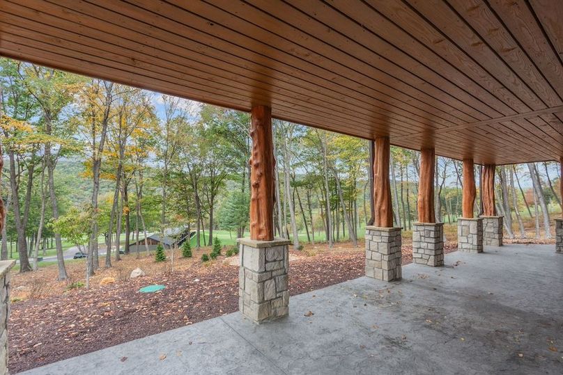 16-web-or-mls-6390 Golf Club Drvie-35