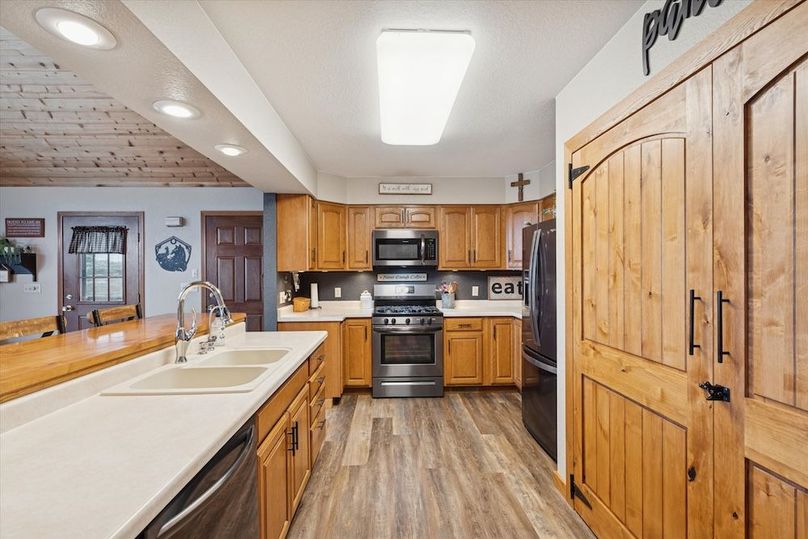 23-4800-Cub-Hollow-Rd-WindowStill