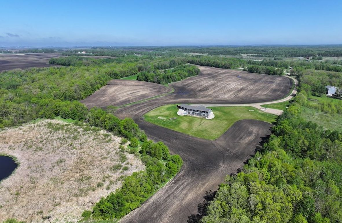 7dji_fly_20250522_113042_0527_1747938982355_photo