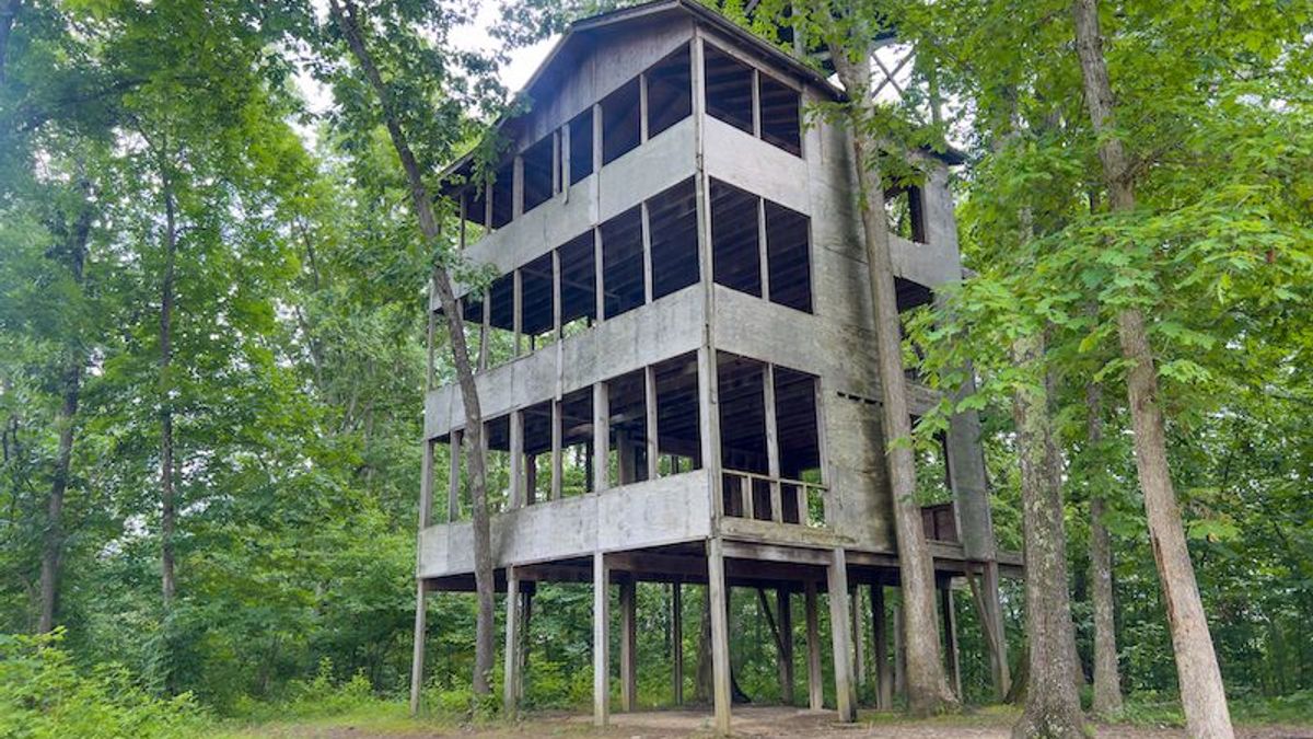 Large Tract Ideal For Hunting And Recreational Activities Near