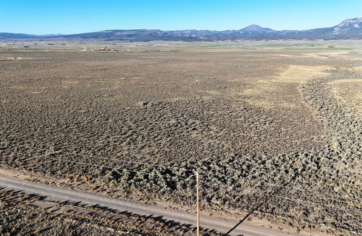 Peak View Ranchette02