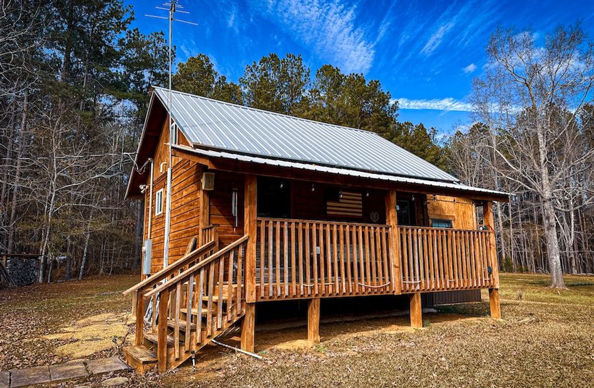 Neshoba 43 Cabin in a Valley-05