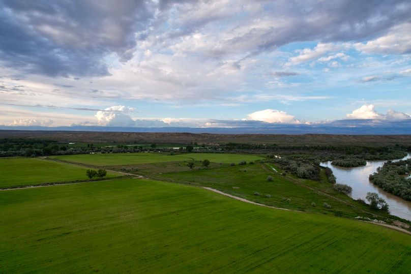 F4A9BE6D-3A8C-4978-A54D-88BFA06D5F3D_1_105_c