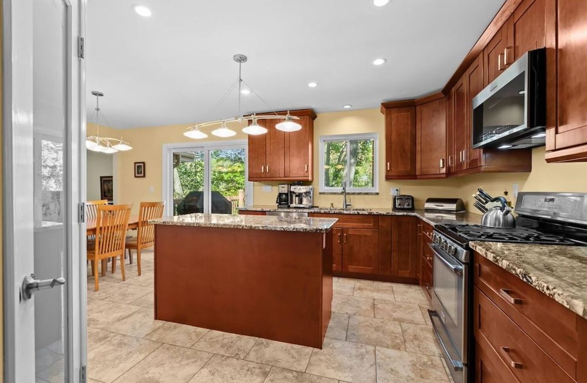 07-10932 Green Oaks Dr