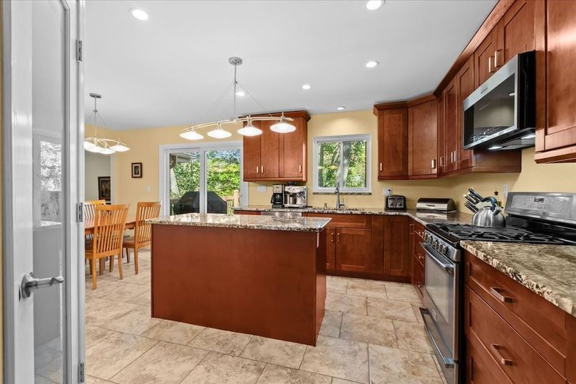 07-10932 Green Oaks Dr