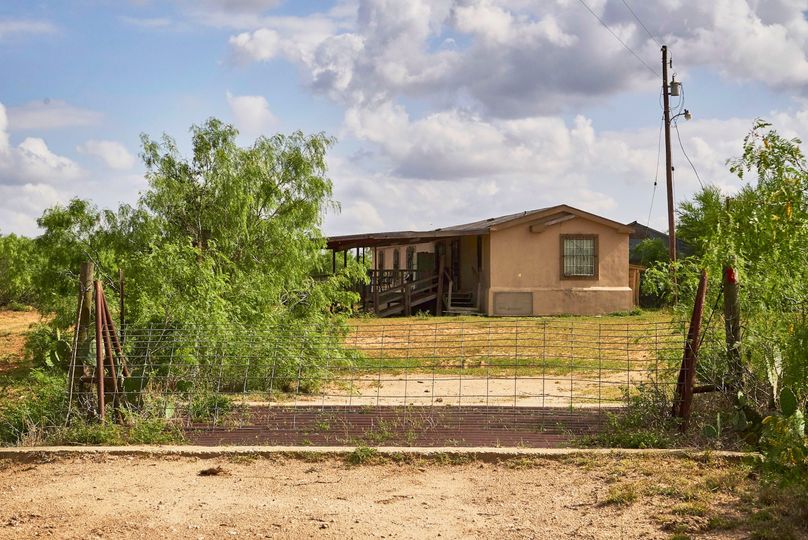 22 2bed 2 bath trailer