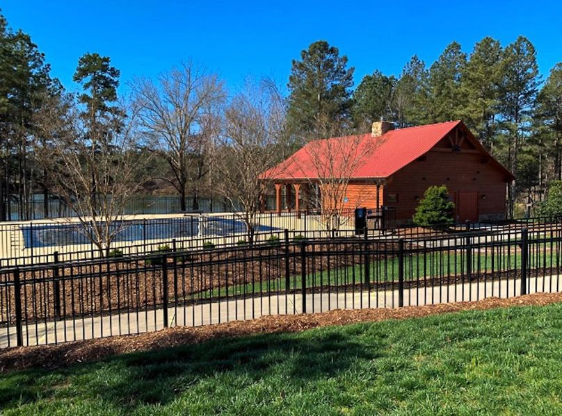 17 Pool and Clubhouse