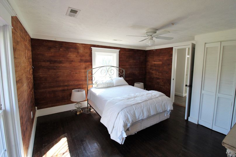 050 upstairs bedroom 1 front left