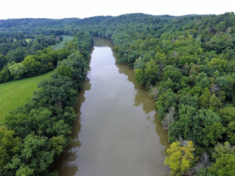 003 the majestic kentucky river along the west boundary of the property