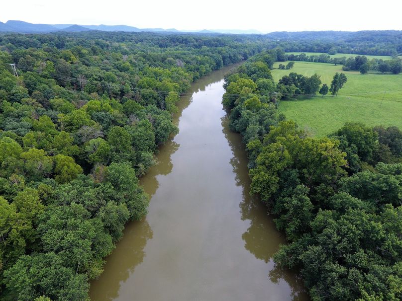 033 drone shot along the western boundary facing south along the kentucky river-2