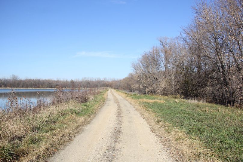 Pic 28 eastern access trail