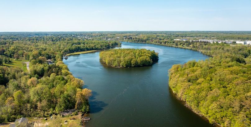 Oswego_10.66_Big_Island_Photos_1