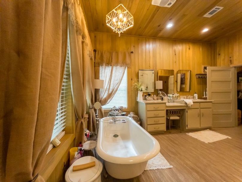 Claiborne Co-314-Fernandez-47