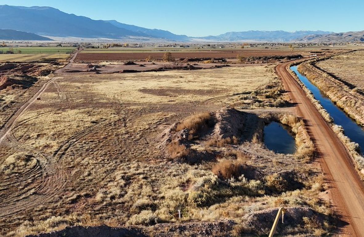 Sevier 60 Gravel and Yard05